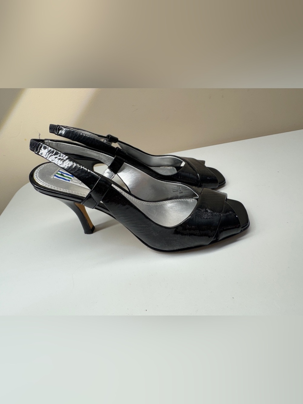 Arnold Churgin Size 6 M Patent Leather Sandals